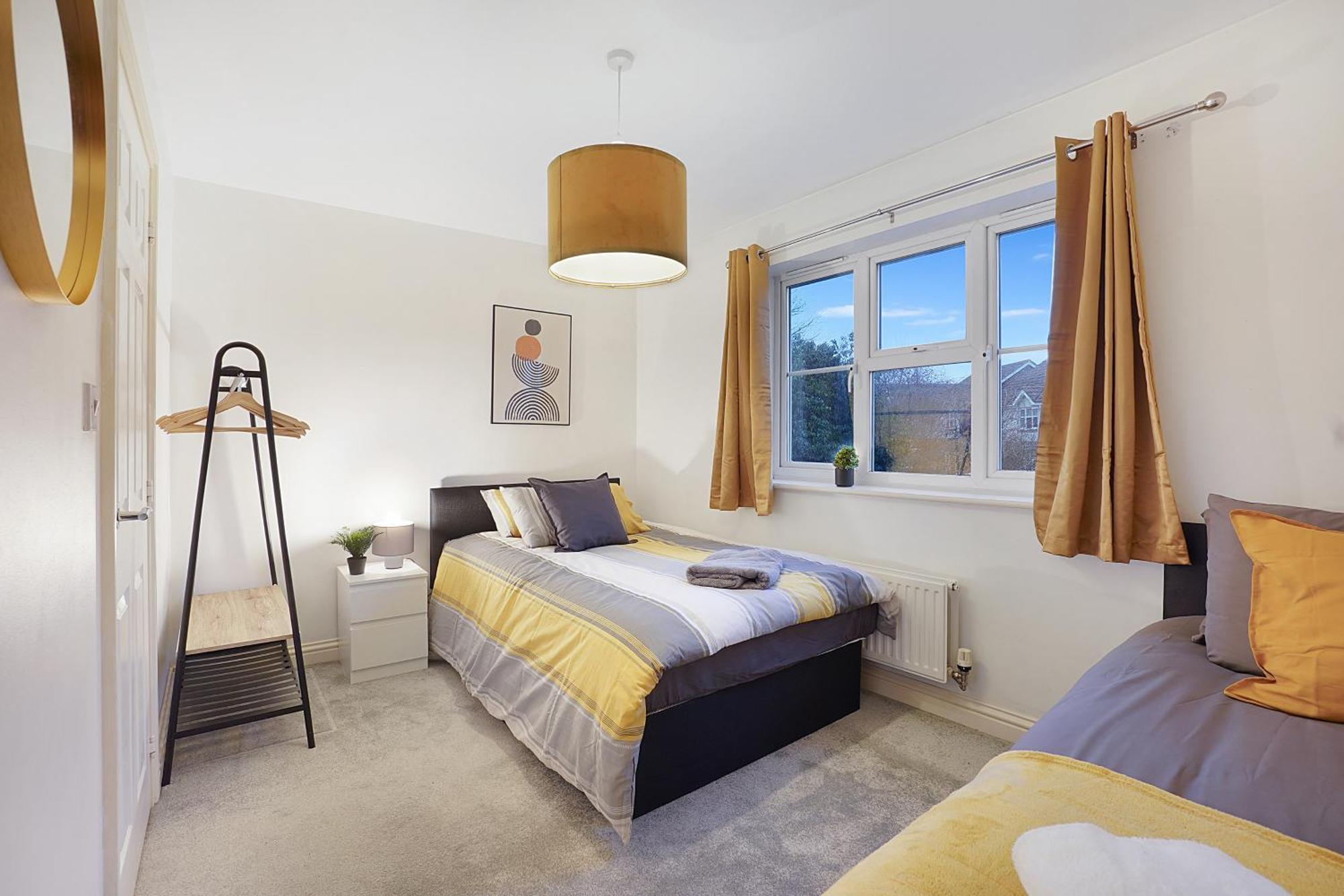 Comfortable Stylish Townhouse In Ashford Sleeps 5 Netflix 2 Parking Spaces Perfect For Contractors And Families Ashford (Kent) Exterior foto