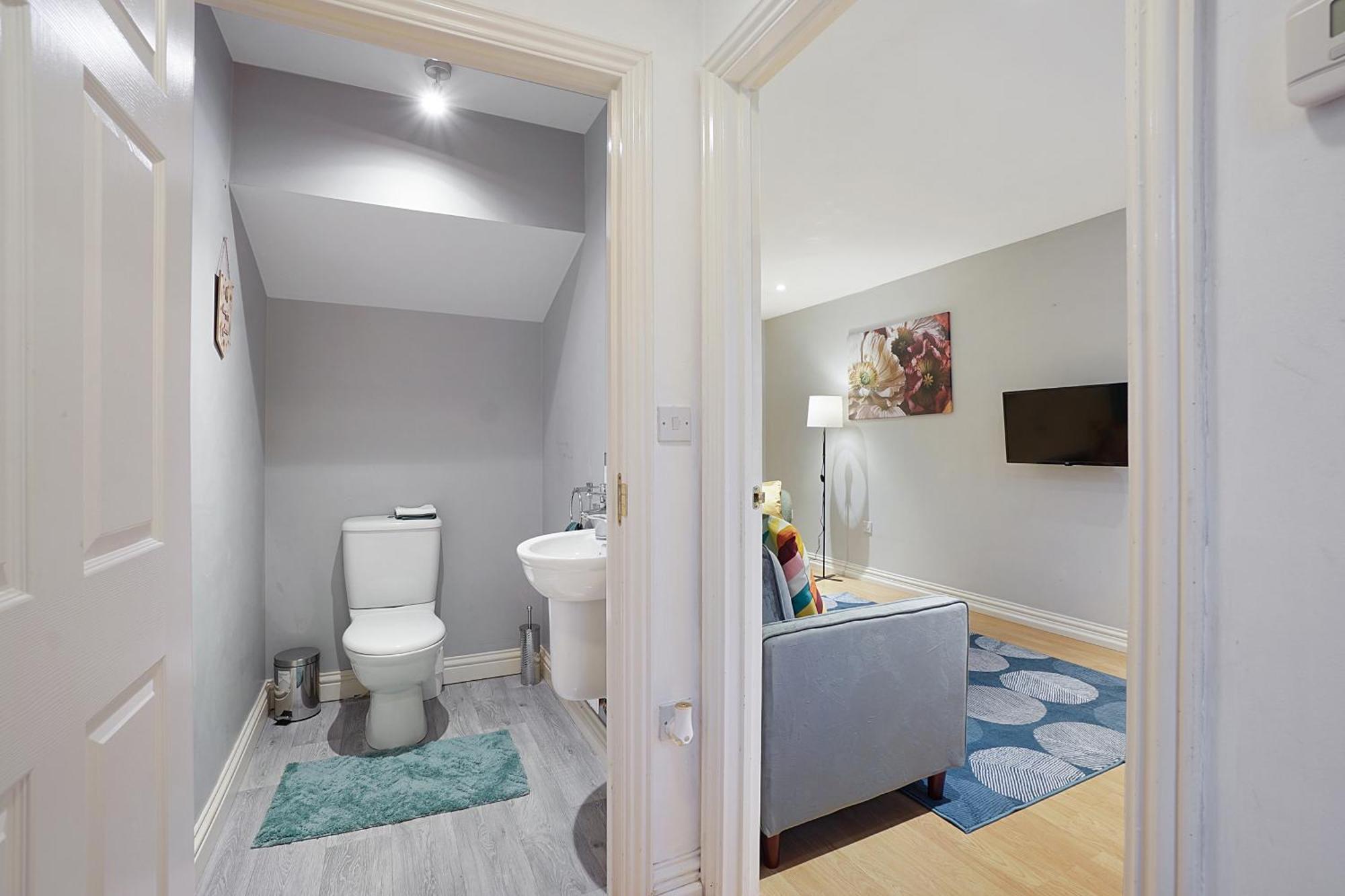 Comfortable Stylish Townhouse In Ashford Sleeps 5 Netflix 2 Parking Spaces Perfect For Contractors And Families Ashford (Kent) Exterior foto