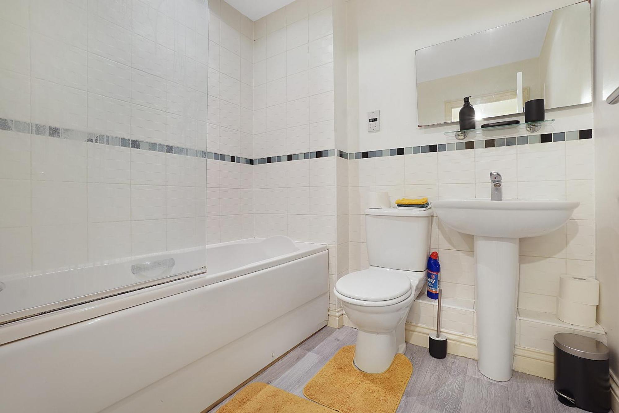 Comfortable Stylish Townhouse In Ashford Sleeps 5 Netflix 2 Parking Spaces Perfect For Contractors And Families Ashford (Kent) Exterior foto